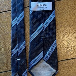 Vintage ARMANI Tie (100% Silk, Made in Italy) - Blue/Dark Blue
